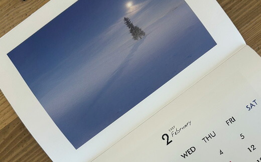 【ふるさと納税】カレンダー 写真家 坪井 智洋 美瑛の風景 2027年壁掛けカレンダー 4