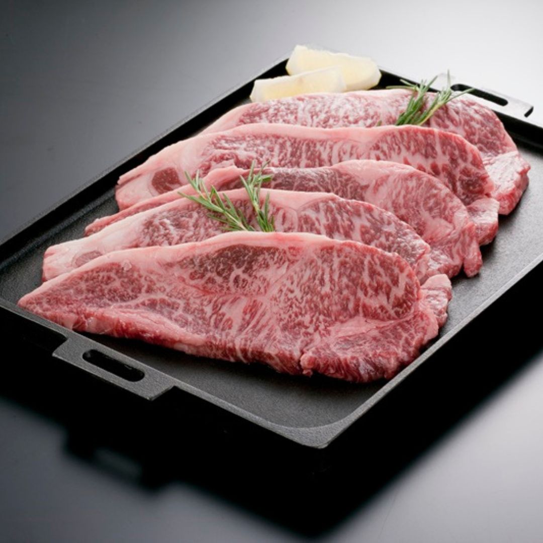 【ふるさと納税】「びえい和牛」サーロイン 2ポンドステーキ 北海道 サーロインステーキ 国産 和牛 牛肉 お肉 ステーキ ギフト 肉 北海道美瑛 北海道美瑛町 美瑛町 北海道産 美瑛産 ファームズ千代田　[066-12] 3